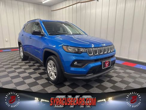 Used 2022 Jeep Compass Latitude AWD/4WD image 1