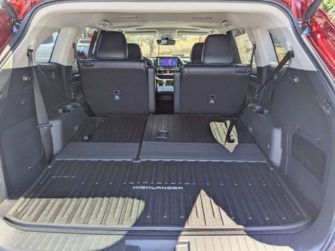 New 2026 Toyota Highlander Limited AWD/4WD image 7
