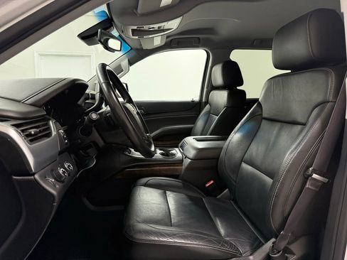 Used 2015 Chevrolet Suburban LT image 12
