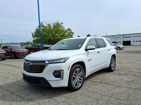 Certified 2023 Chevrolet Traverse High Country w/ LPO, Floor Liner Package FWD image 3