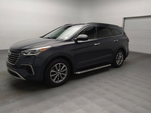 Used 2018 Hyundai Santa Fe SE FWD image 2