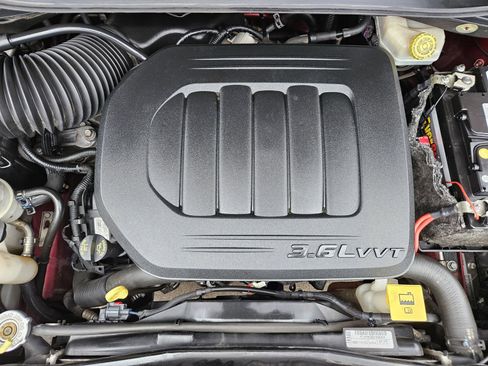 Used 2019 Dodge Grand Caravan SXT image 34