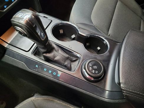 Used 2018 Ford Explorer XLT w/ Equipment Group 201A AWD/4WD image 26