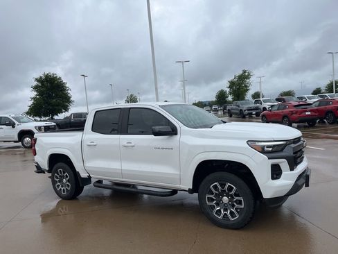 Used 2024 Chevrolet Colorado LT w/ LT Convenience Package III RWD image 7
