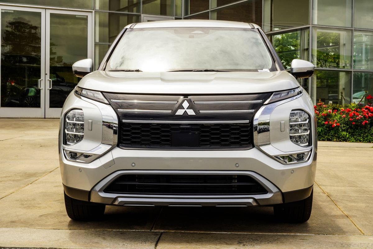 Used 2025 Mitsubishi Outlander SE AWD/4WD image 7