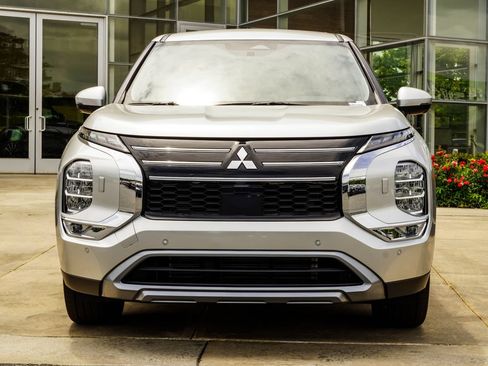 Used 2025 Mitsubishi Outlander SE AWD/4WD image 7