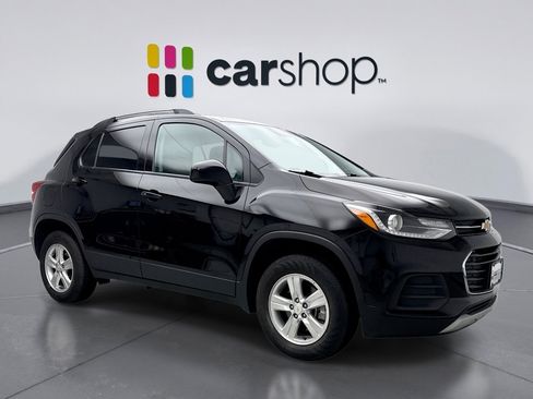 Used 2022 Chevrolet Trax LT w/ LT Convenience Package image 7