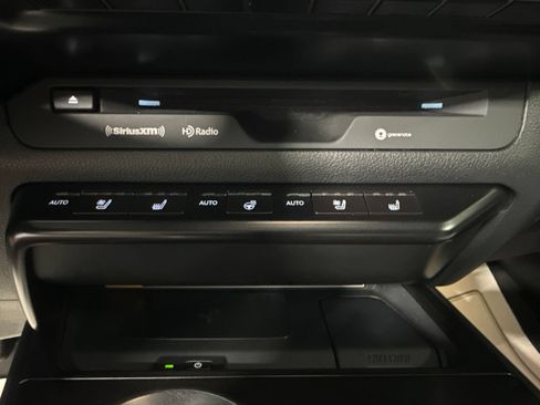 Used 2020 Lexus UX 250h w/ Premium Package AWD/4WD image 32