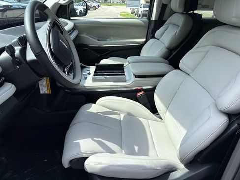 New 2026 Lincoln Navigator Reserve AWD/4WD image 22