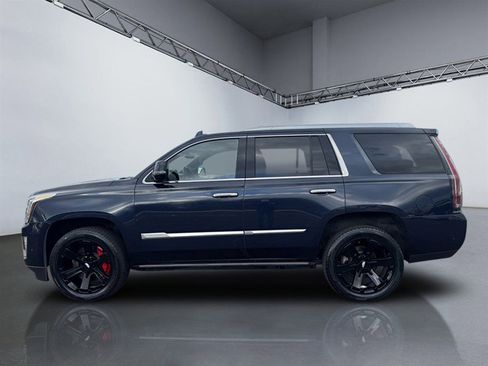 Used 2019 Cadillac Escalade Platinum image 2