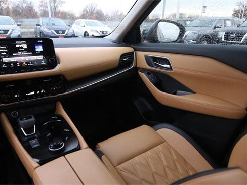 Certified 2023 Nissan Rogue Platinum image 26