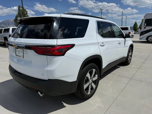 Used 2023 Chevrolet Traverse LT w/ LT Premium Package AWD/4WD image 3