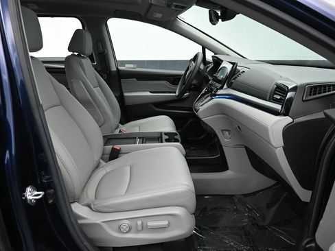 Certified 2024 Honda Odyssey Touring image 26