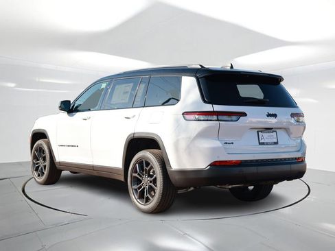 New 2025 Jeep Grand Cherokee L Limited image 2