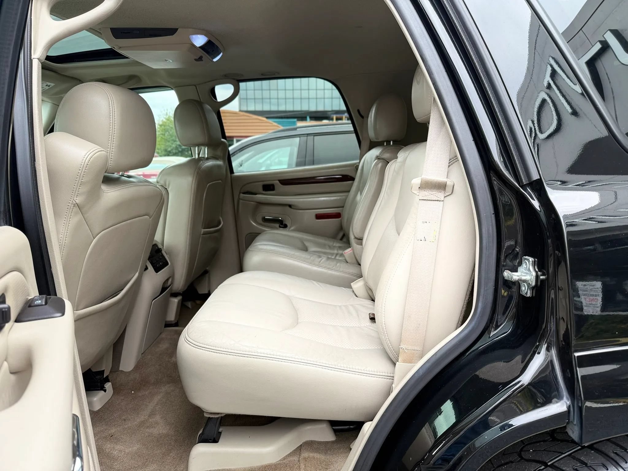 Used 2005 Cadillac Escalade AWD image 26