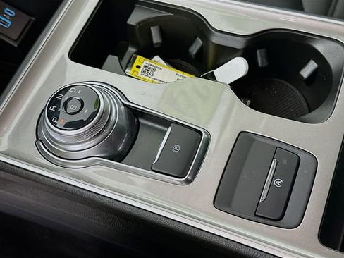 Used 2024 Ford Edge SEL w/ Convenience Package image 23