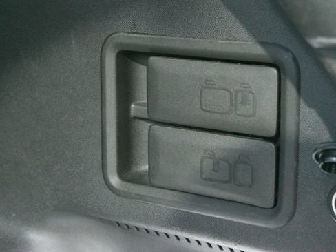 Used 2023 GMC Terrain SLT w/ Infotainment Package II AWD/4WD image 17