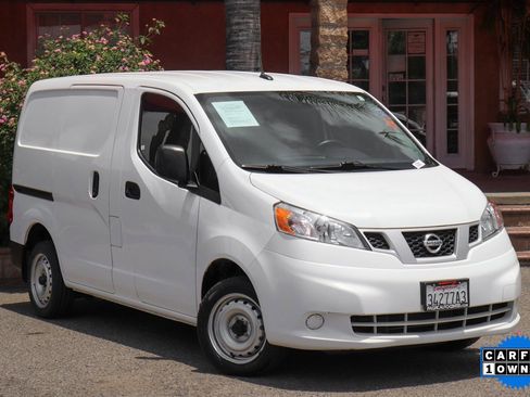 Used 2020 Nissan NV200 S image 2
