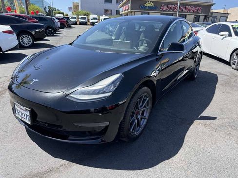 Used 2019 Tesla Model 3 Standard Range RWD image 2