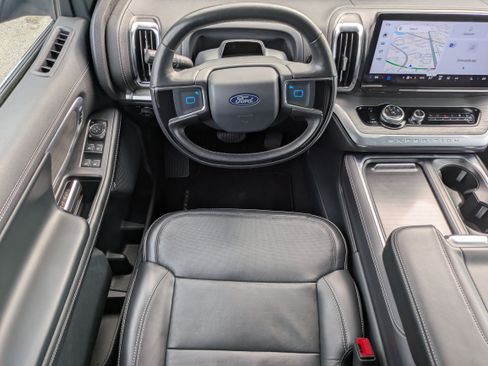 Used 2025 Ford Expedition Platinum AWD/4WD image 23