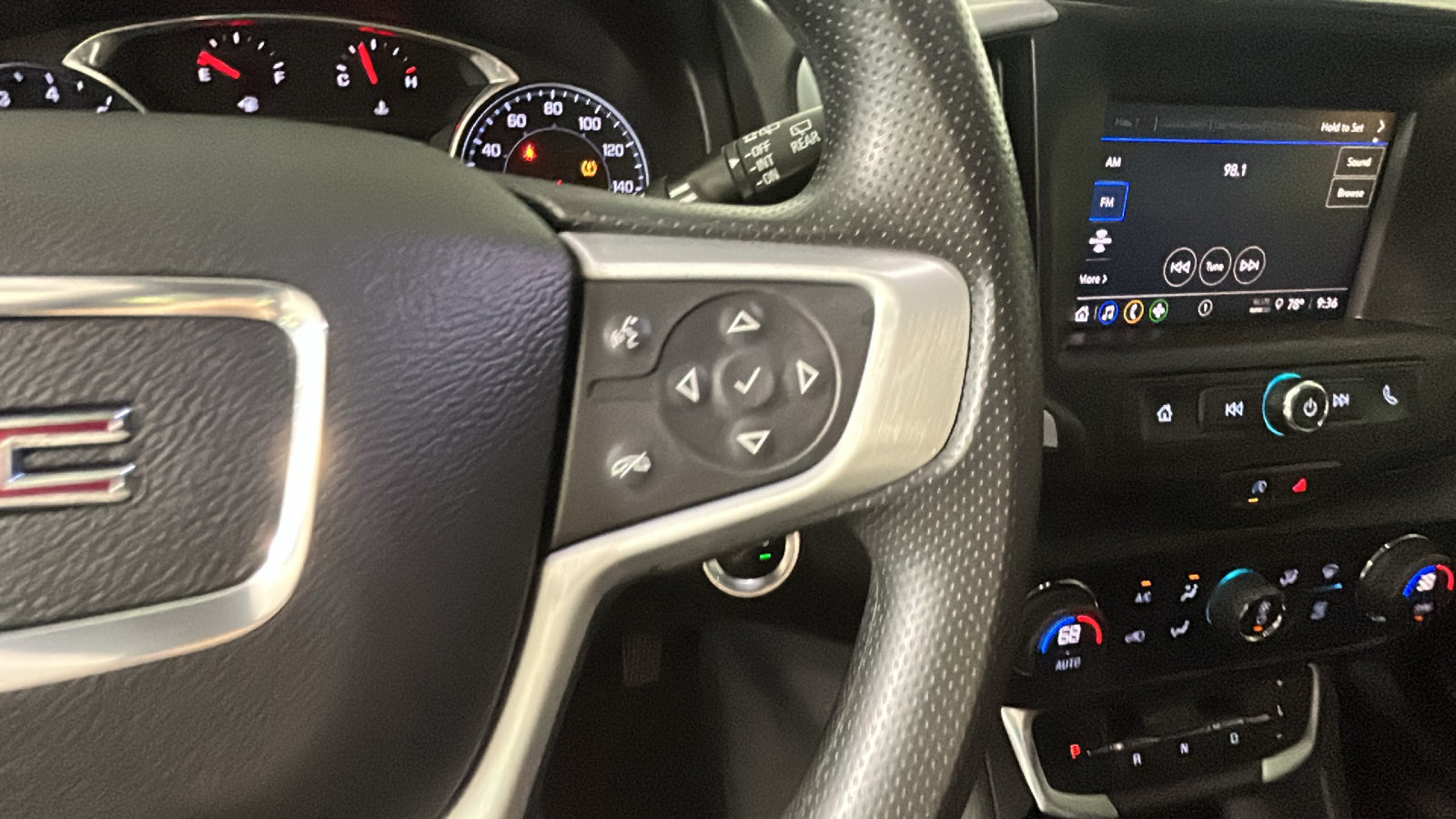 Used 2022 GMC Terrain SLE w/ Driver Convenience Package AWD/4WD image 20