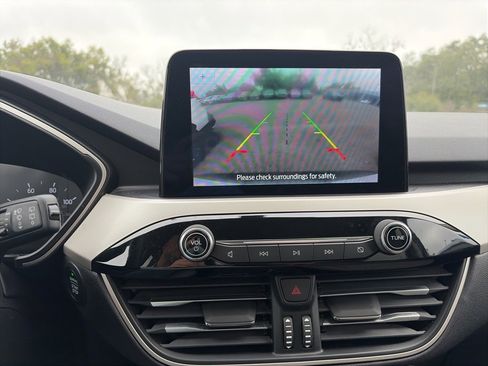 Used 2020 Ford Escape SE image 17