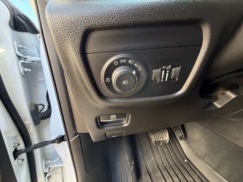 Used 2022 Jeep Grand Cherokee L Limited w/ Trailer Tow Group (B) image 11