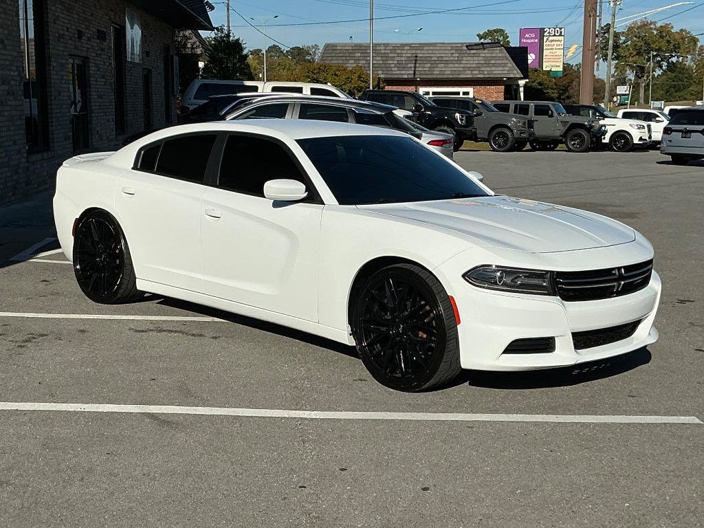 Used 2015 Dodge Charger SE w/ Sport Appearance Group RWD image 8