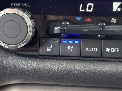 Used 2023 Toyota Sequoia Limited w/ Tow Technology Package AWD/4WD image 22