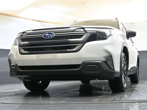 Certified 2025 Subaru Forester Premium AWD/4WD image 30