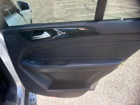 Used 2017 Mercedes-Benz GLS 450 4MATIC image 22