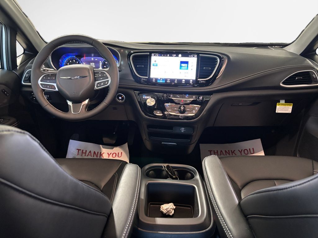New 2026 Chrysler Pacifica Select FWD image 21