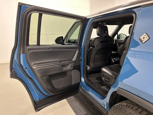 Used 2025 Rivian R1S Adventure AWD/4WD image 17