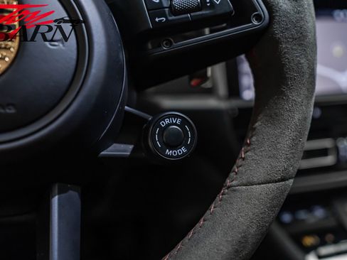 Used 2023 Porsche Macan GTS w/ GTS Sport Package image 34