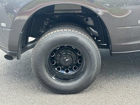 New 2026 RAM 3500 Laramie AWD/4WD image 17