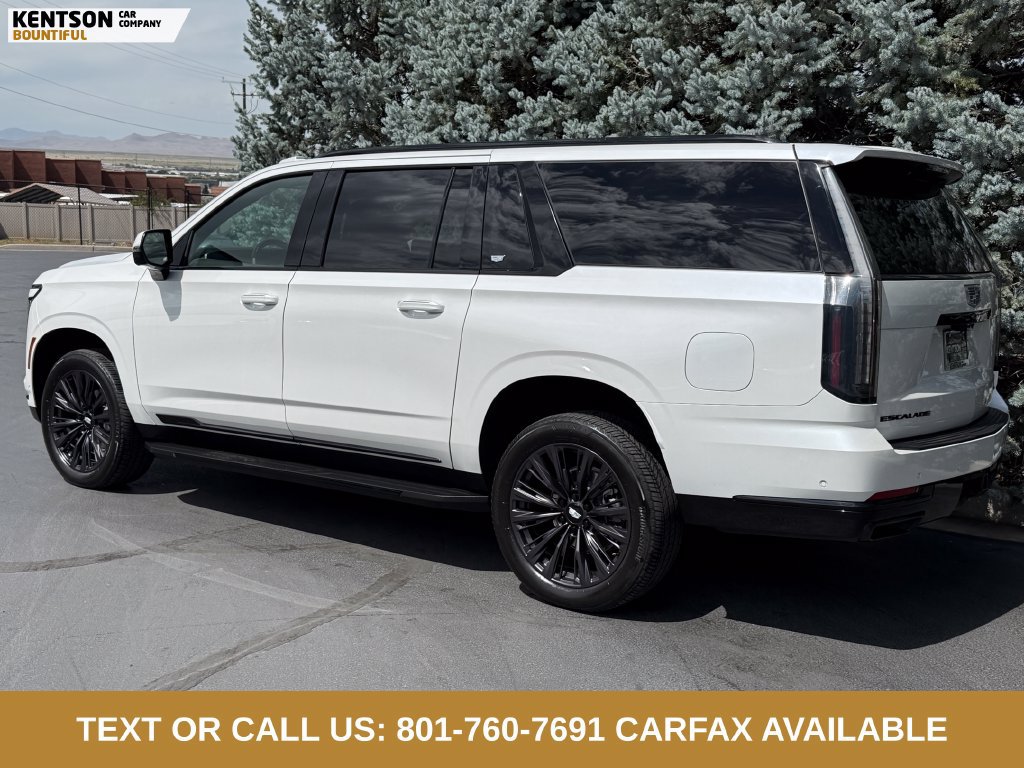 Used 2025 Cadillac Escalade ESV Sport w/ LPO, ONYX Package AWD/4WD image 5