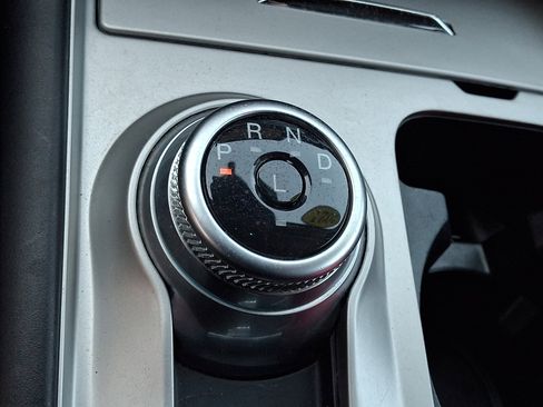 Used 2021 Ford Explorer XLT image 17