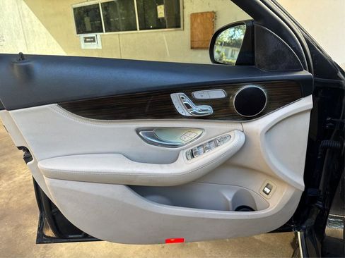 Used 2015 Mercedes-Benz C 300 Sedan image 32