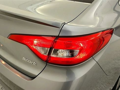 Used 2015 Hyundai Sonata Sport w/ Option Group 04 FWD image 15