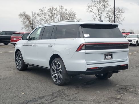 New 2026 Lincoln Navigator Reserve AWD/4WD image 3