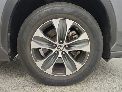 Used 2021 Toyota Highlander XLE FWD image 40