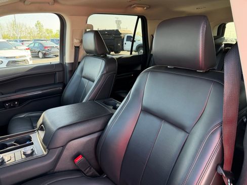 Used 2024 Ford Expedition XLT image 14