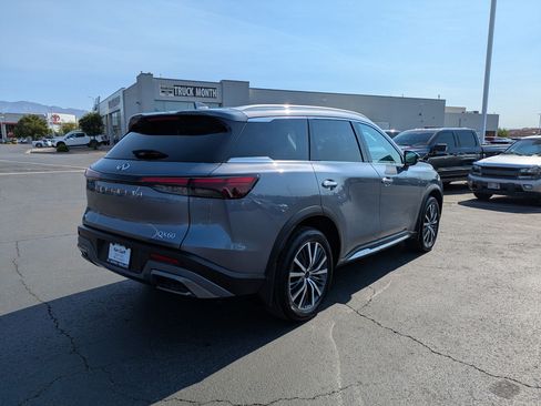 Used 2023 INFINITI QX60 Sensory AWD/4WD image 3