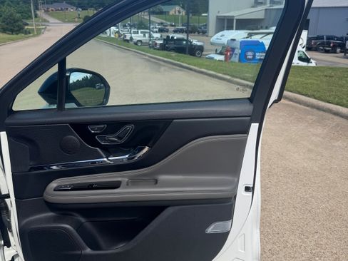 New 2024 Lincoln Corsair Grand Touring image 53