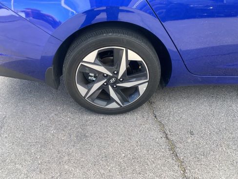 Used 2023 Hyundai Elantra SEL w/ Convenience Package image 5