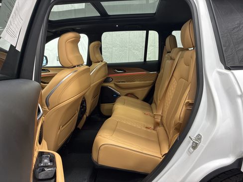 Certified 2024 Jeep Grand Cherokee Summit AWD/4WD image 12