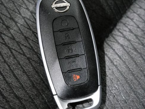 Used 2025 Nissan Rogue SV AWD/4WD image 28