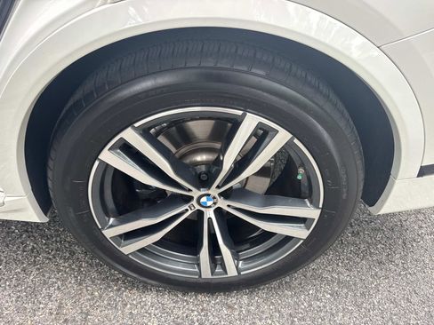 Used 2023 BMW X7 xDrive40i w/ M Sport Package AWD/4WD image 11