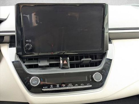 Used 2023 Toyota Corolla LE image 11