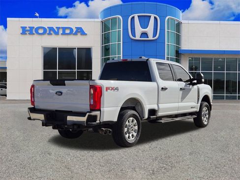 Used 2024 Ford F250 XLT w/ FX4 Off-Road Package image 3